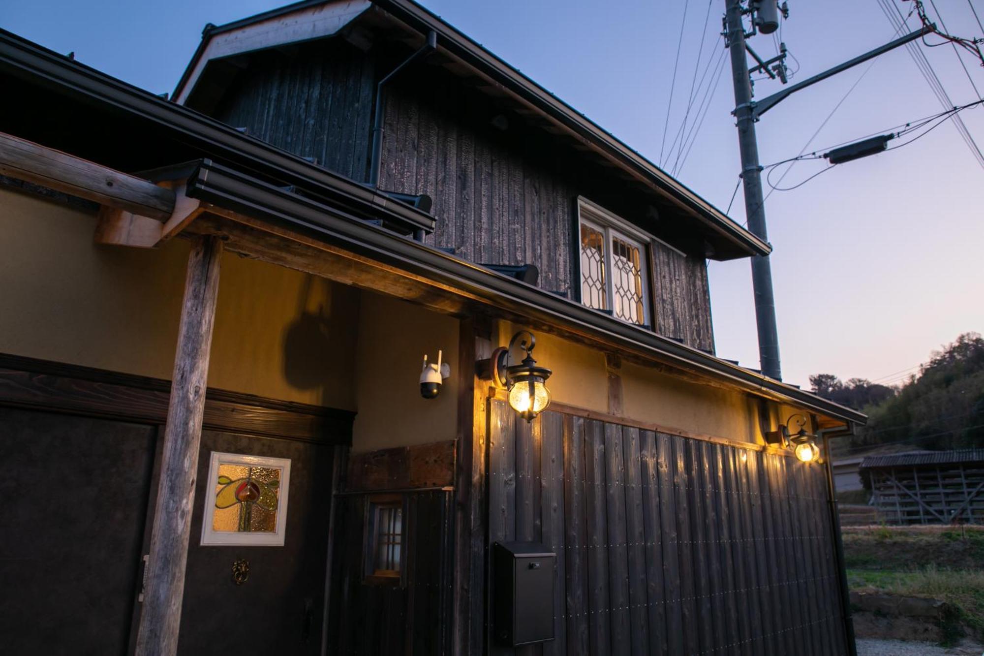 サウナとドッグラン付きのアンティーク古民家宿 Akiya Cornerstone Awaji Luaran gambar